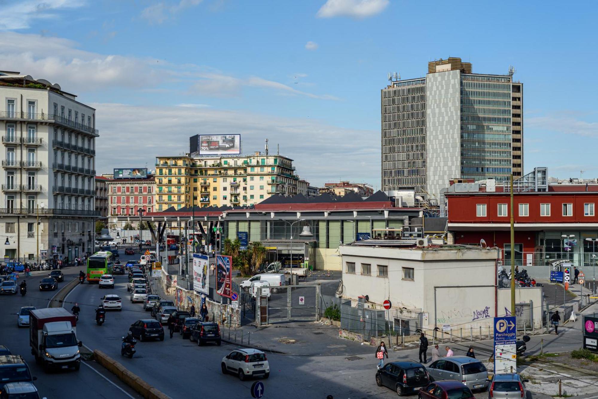 Napoli Centrale Di Fabio E Veronica Lt Zewnętrze zdjęcie